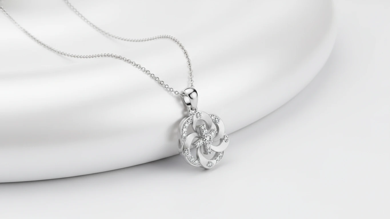 Joia Delicada em Prata com Pingente