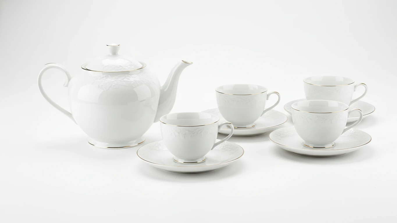 Conjunto de Xícaras e Bule de Porcelana Fina