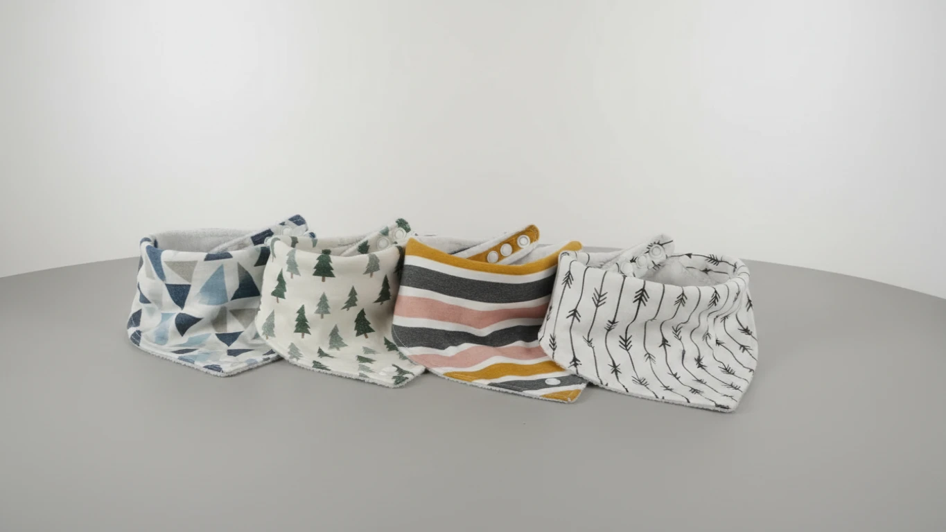 Kit de Babadores Bandana com Estampas Modernas