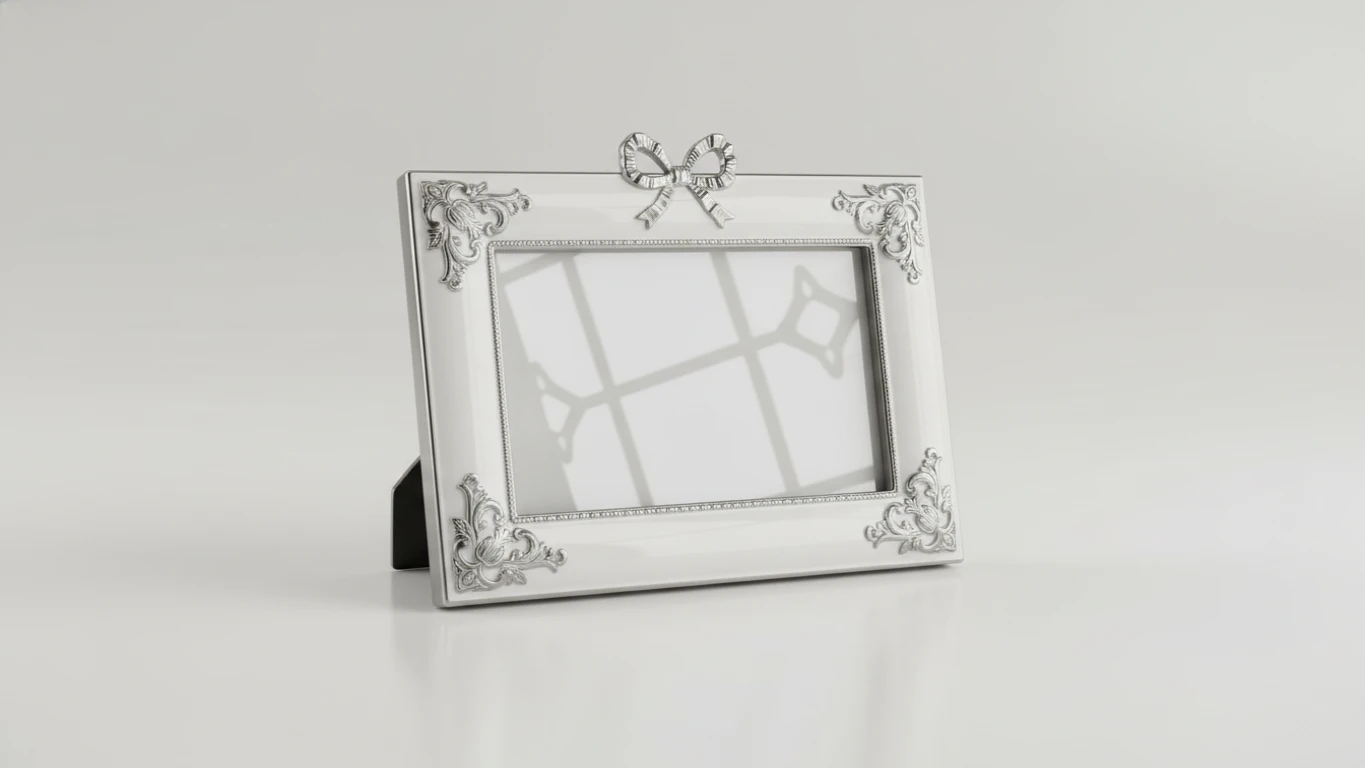 Porta-Retrato em Porcelana com Detalhes em Prata