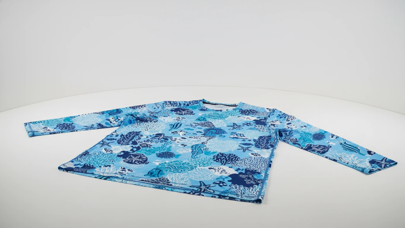 Camiseta com Proteção UV e Estampa Marinha