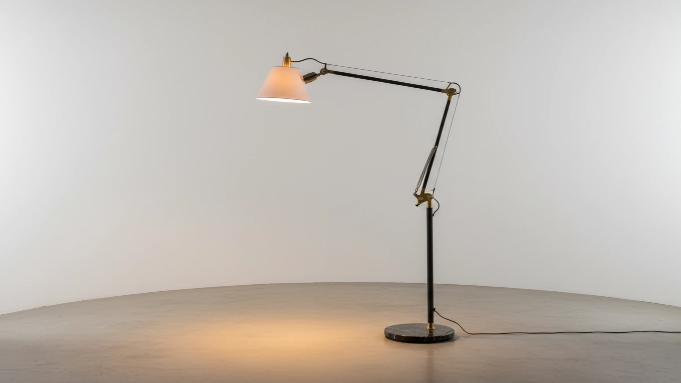 Luminária de Chão Articulada